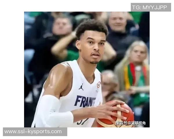 博班自曝身高2米24却仍需仰望文班亚马名记透露其身高接近2米31