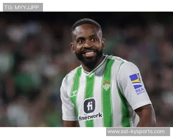 巴坎布门前绝佳机会中横梁球员自投自破成意外进球